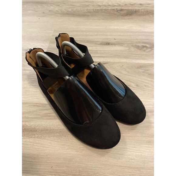 Bella Marie, Women's black back zip ankle strap round toe flats size 7.5 - Picture 1 of 7